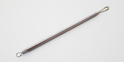 今あるニキビを早く治したいなら、まず角栓を出す「芯だし」から