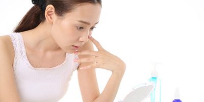 大人ニキビの原因は思春期の頃と違う! 原因に合わせたケアが解決の近道