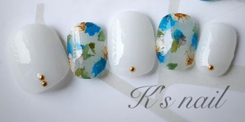 春はボタニカルネイルが外せない!ガーデン風の華やぎを指先に♡