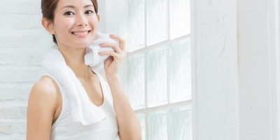 汗っかきの原因とは? 対策やメイク崩れの予防について