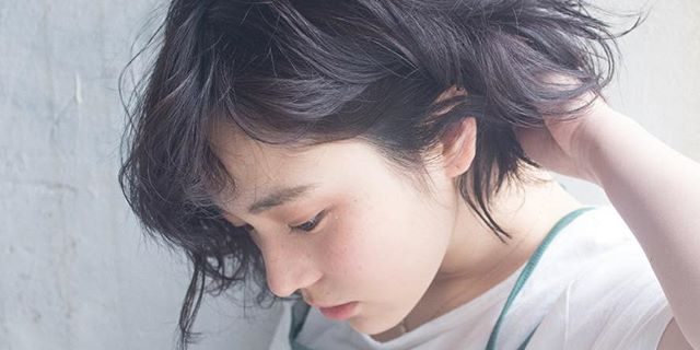 猫っ毛だって大丈夫!くせを活かしたキュートでクールなスタイリング☆