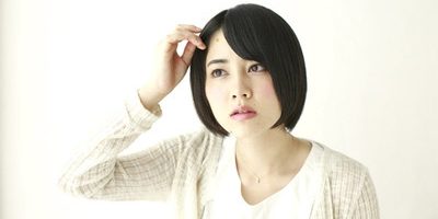 生え際のニキビは何が原因? おでこ側と頭皮側でも少し違う解決のポイント!