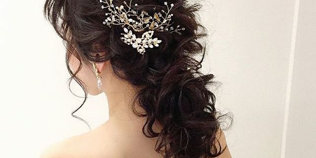 花嫁さんに人気の 小枝アクセサリー って 華やかアレンジをかなえる 花嫁さんに人気の 小枝アクセサリー って 華やかアレンジをかなえる