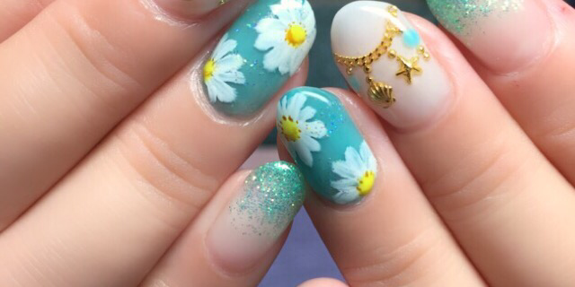 夏のネイルはコレで決まり♡涼しげな夏のモテネイル♡