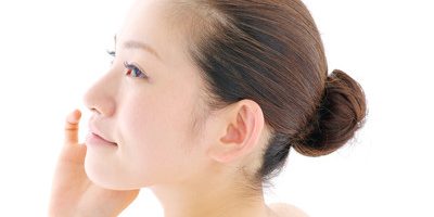 毛穴の引き締めに「冷やす」は有効? 収斂化粧水の注意点など