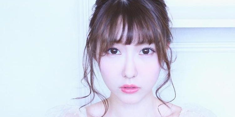 目指すは憧れの韓国アイドル!水光肌メイクで作る透明感でトレンド顔に♡