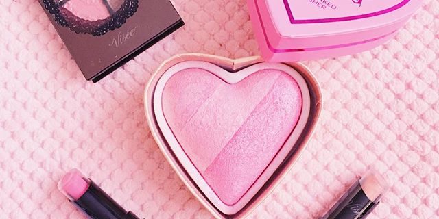 プレゼントにも最適♡可愛くてパケ買いしちゃうコスメ10選