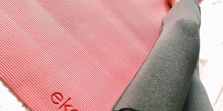 働く女性におすすめ「きつくない」ダイエット!引き締め美ボディも健康も叶う♡おうちでもできるホットヨガのポーズをご紹介♪