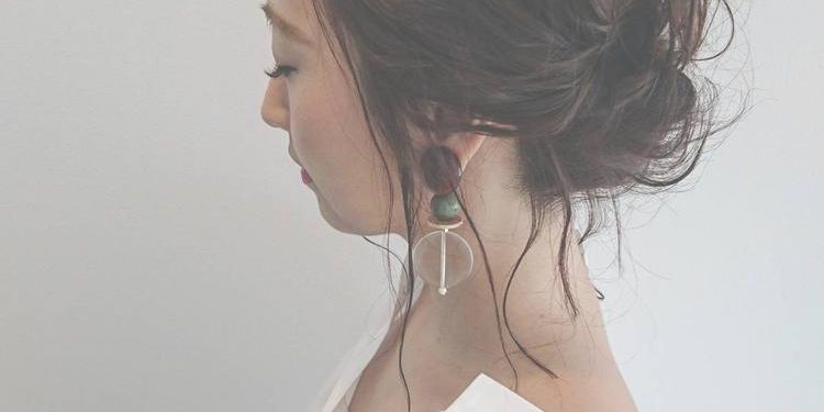 オフィスでも可愛くいたい!仕事で好印象なヘアアレンジカタログ