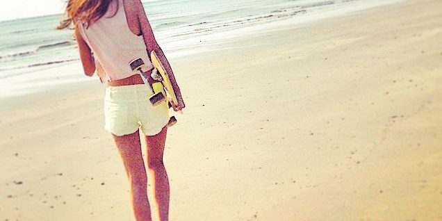 焼かない・崩さない!UVカット効果の高いウォータープルーフコスメで海もプールもばっちり◎