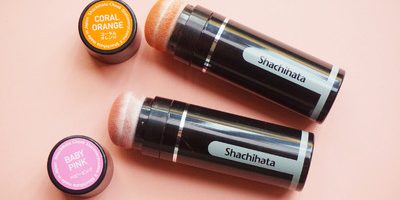 「シヤチハタ」がコスメに!?【シヤチハタチーク】は“ほっぺにハンコ”の新感覚コスメ!