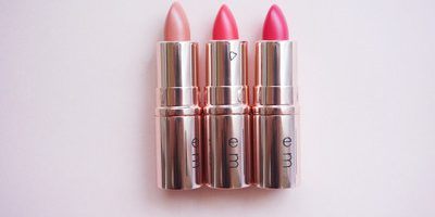 【親指サイズのミニリップ】emコスメって?手のひらに収まるミニコスメで衛生面も◎