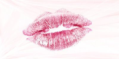 唇の皮がむける4つの原因!ガサガサリップの予防法&治し方