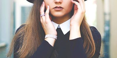 頬が乾燥する原因は?カサカサ肌を防ぐスキンケアを解説