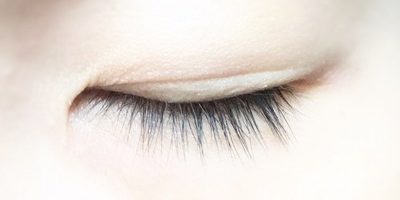 ホットビューラーはどうやって使うのが正解?まつげくるんとぱっちり目元にするテクニック