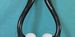 しつこい首のコリに手軽に使えてカワイイツール「リラビット」