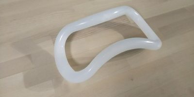 肩甲骨・腰の痛みに! 自宅でコリが解消できる「ウェーブストレッチリング」