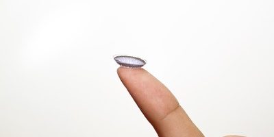 不自然にならず、かわいい目元にできる カラコンの選び方
