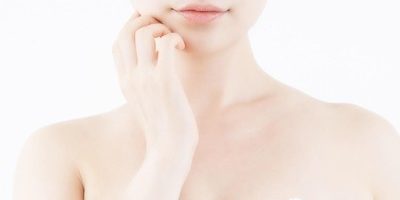 透明感あふれる肌になるために、生活習慣とメイクを駆使した方法