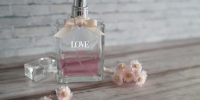 男ウケ抜群! 出会いを引き寄せる5つのモテ香水♡