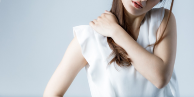 寒くなると余計にカチコチ!肩こり首こり対策のご紹介です♪