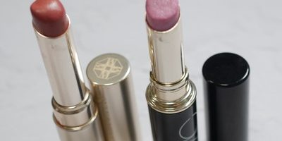 お家の中でも血色感を◎石鹸で落ちる、唇に優しいリップ2選